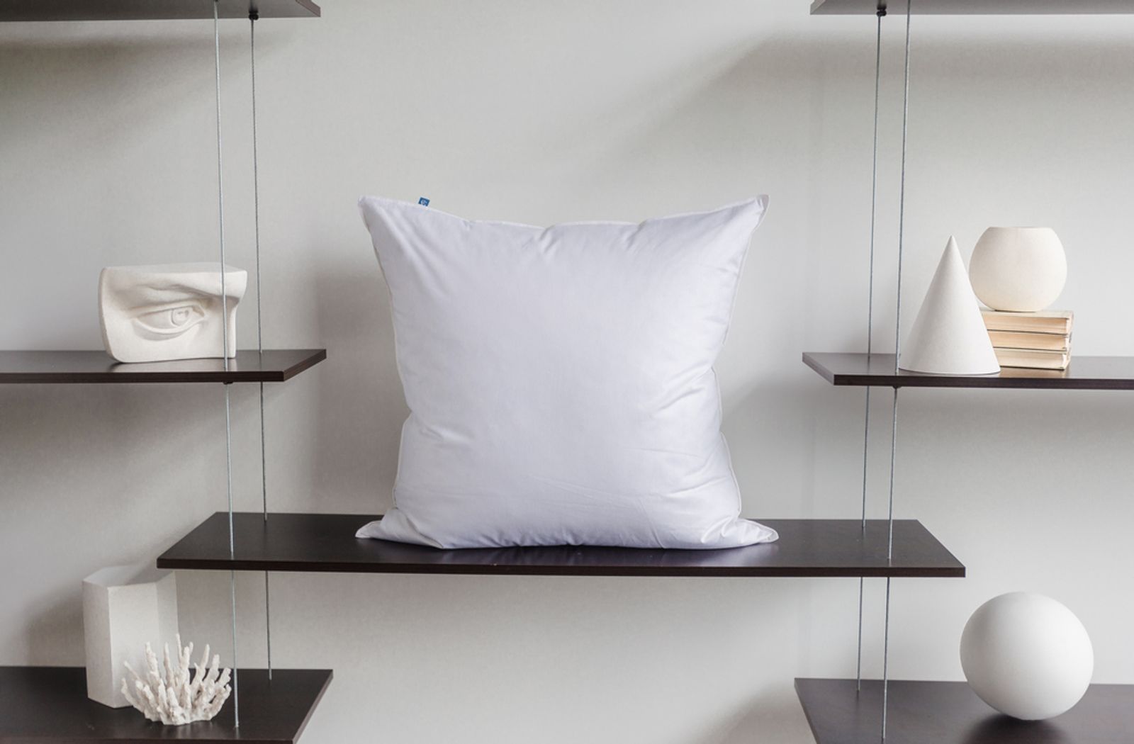 Подушка 3 STARS FAMILIE DOWN упругая 60х60