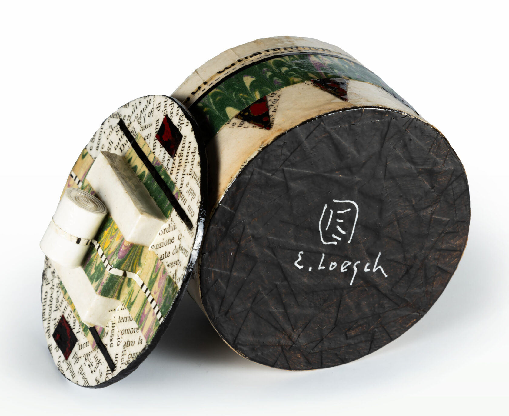 ШКАТУЛКАШкатулка диам 8 см Н 8см, папье маше вид 2