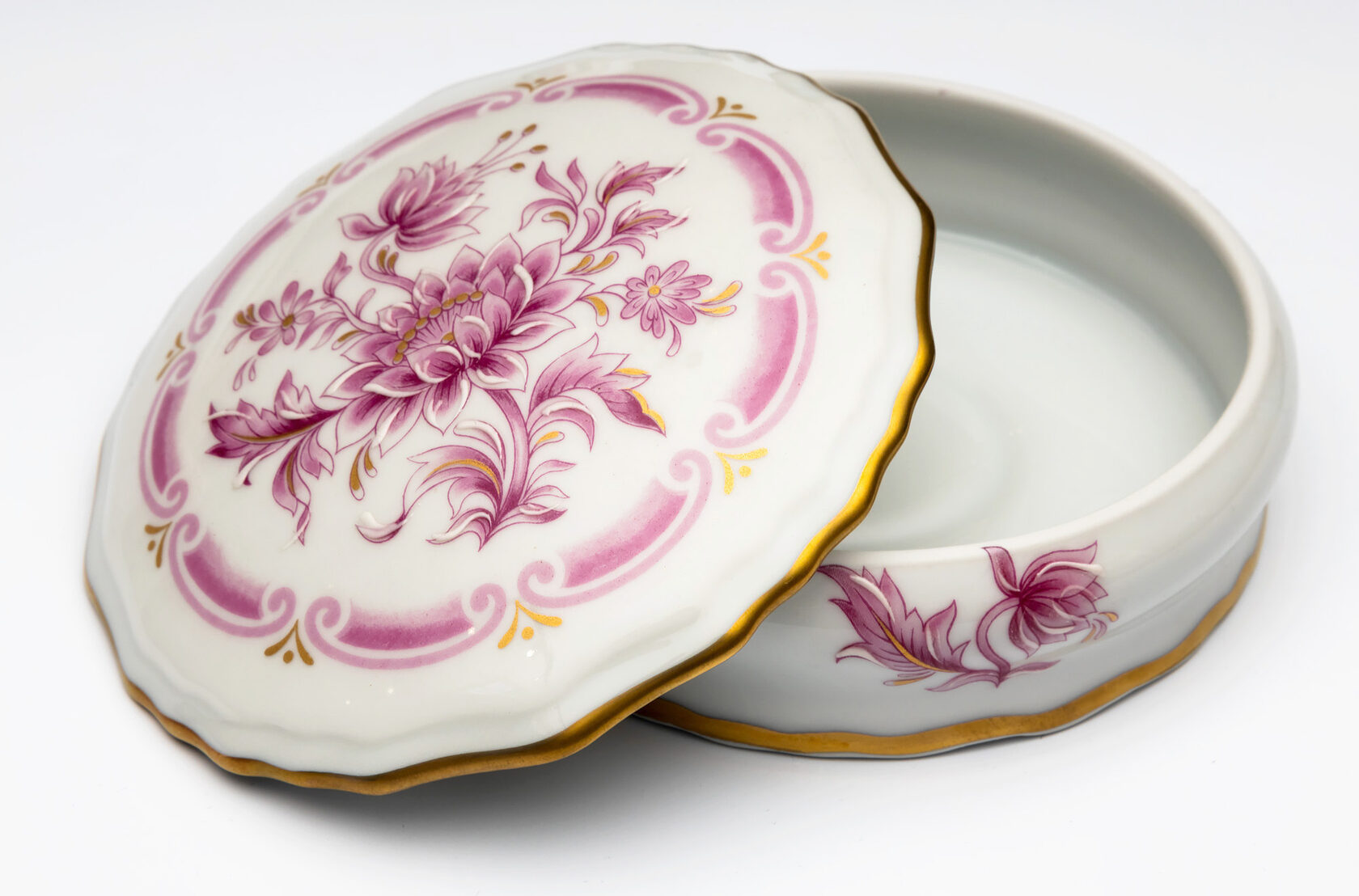 VALERIE4 A/012 ANEMONEШкатулка диам 11 , лиможский фарфор