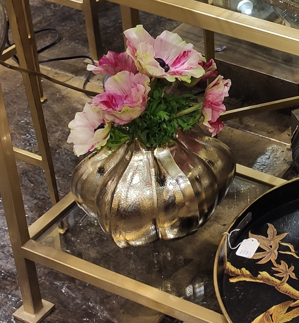 POMEGRANATE VASE . Ваза в форме граната, металл , цвет золото H: 18 cm | W: 26 cm | D: 26 cm вид 3