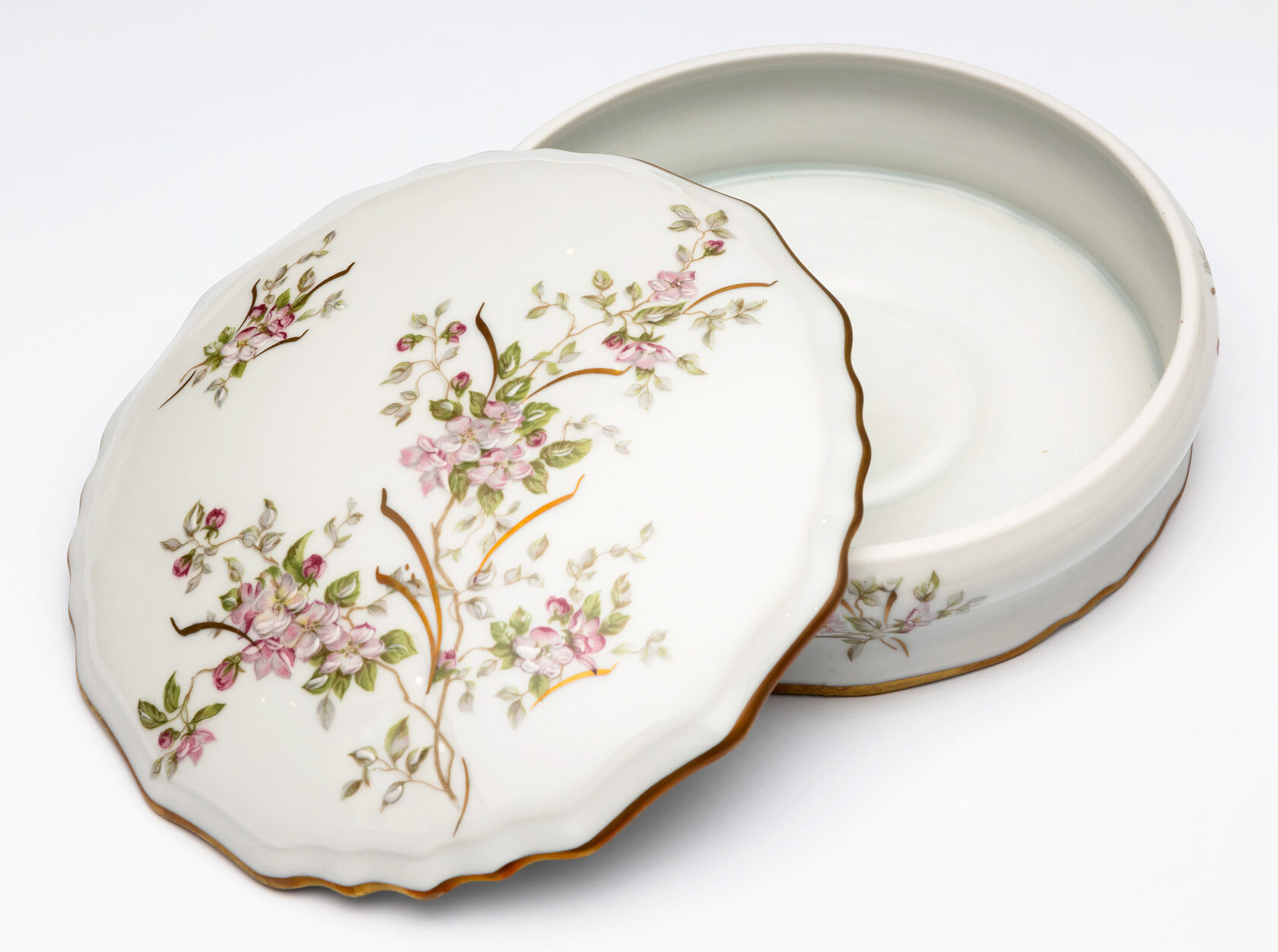 VALERIE 1 A/010 MB/352Шкатулка диам 16, лиможский фарфор