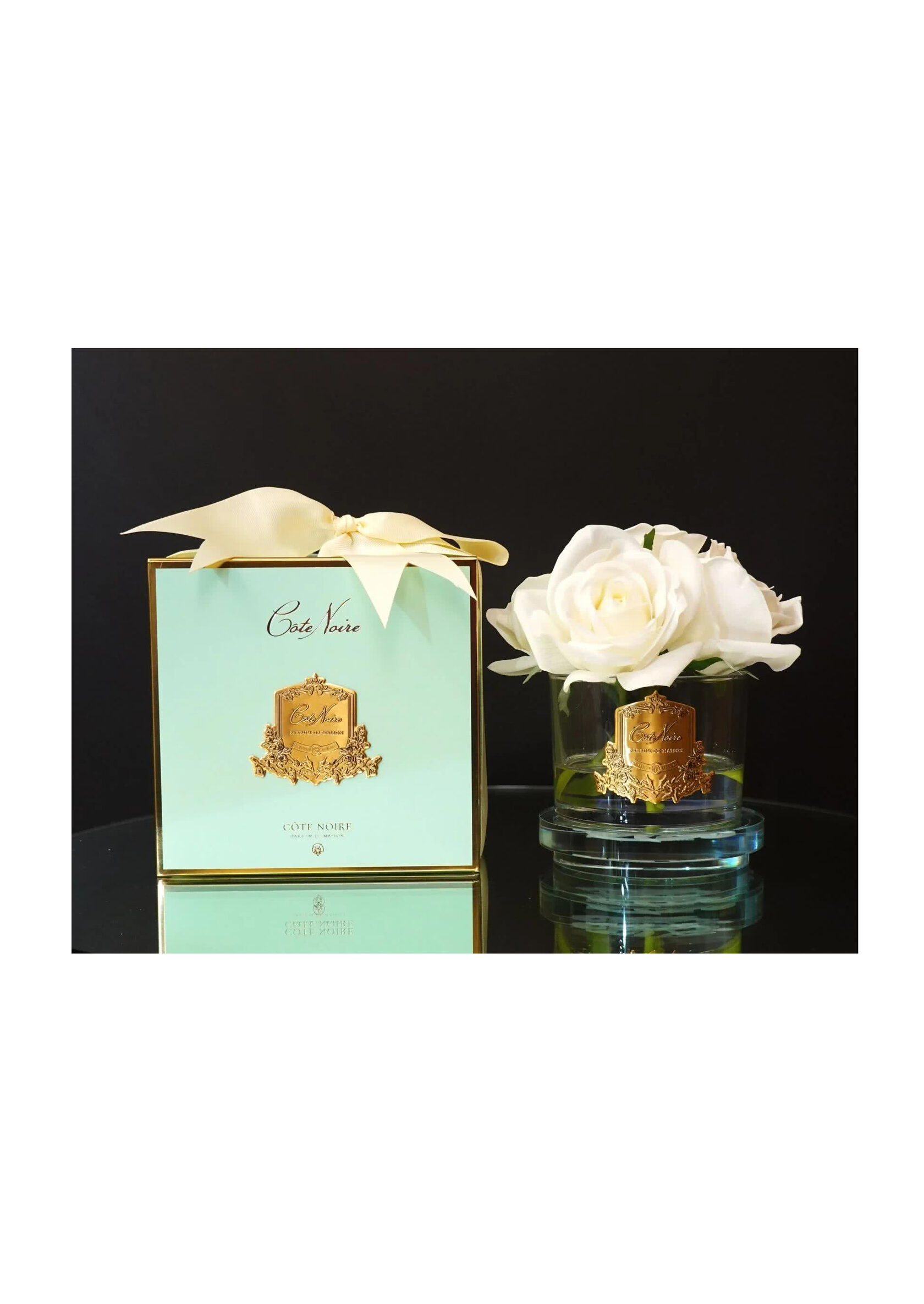 FIVE ROSE white jade boxБукет из 5 роз ароматизированный, цвет белый прозрачная ваза, 1 спрей 15 м