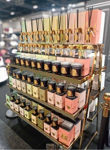 BLACK A FRAME DISPLAY TABLE"Стеллаж, золото, L 117cm х D 97 Н 128 см