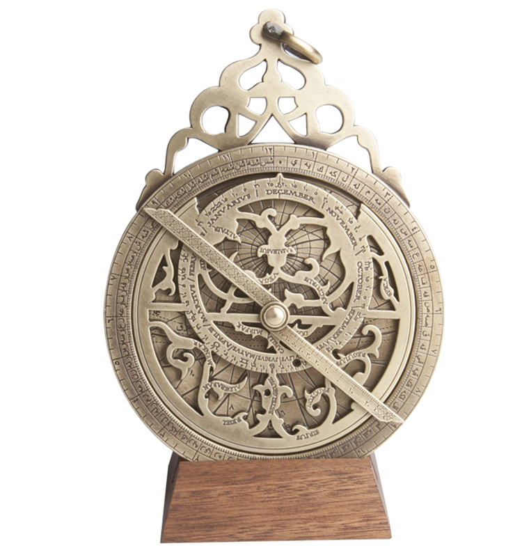 Астролябия восточная Hemisferium Eastern Astrolabe диам 12,2 х 0,7 Высота с базой 16,6 см, бронза
