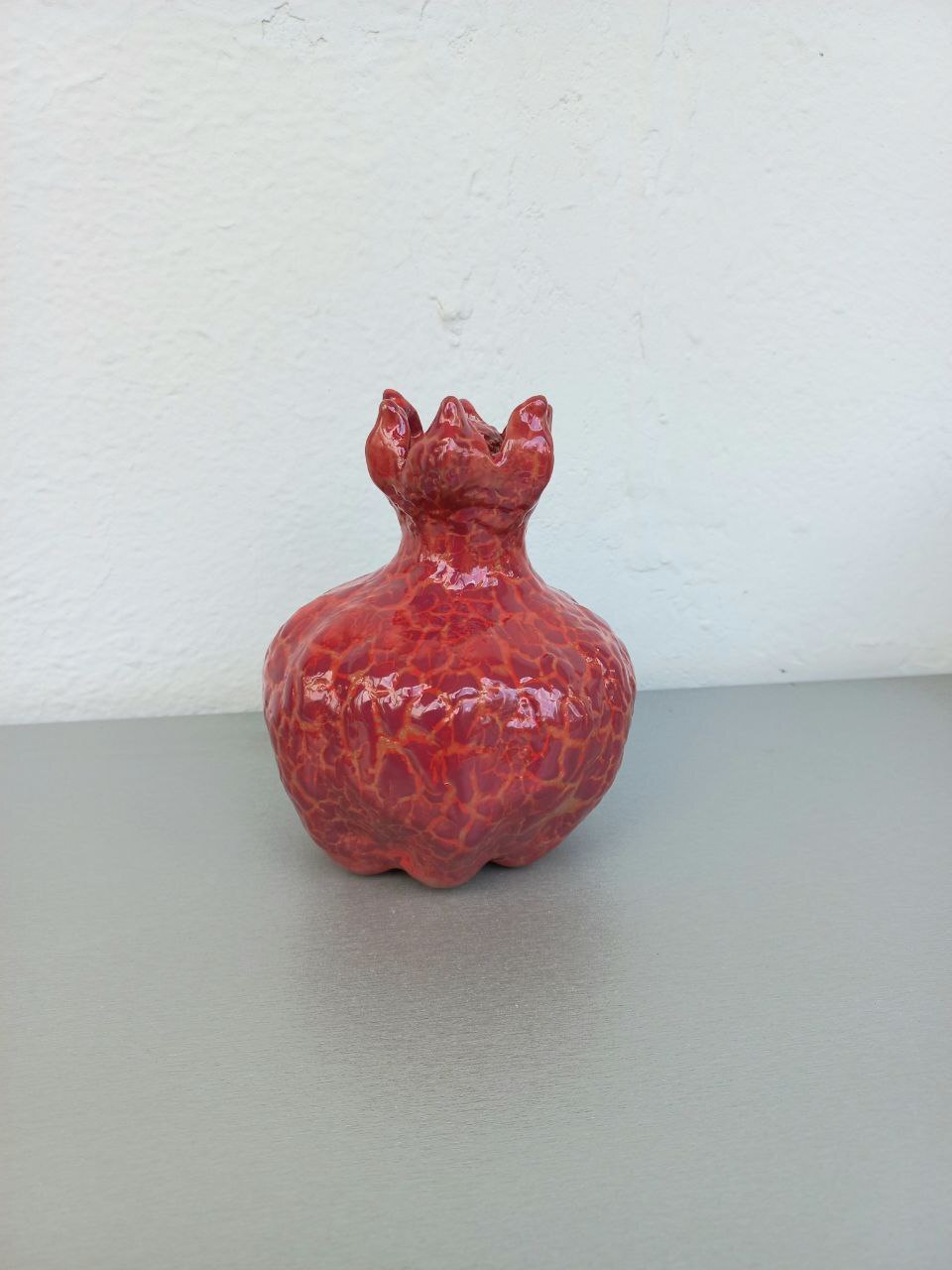 Скульптура Гранат, 15х20 см, керамика, ручная работа