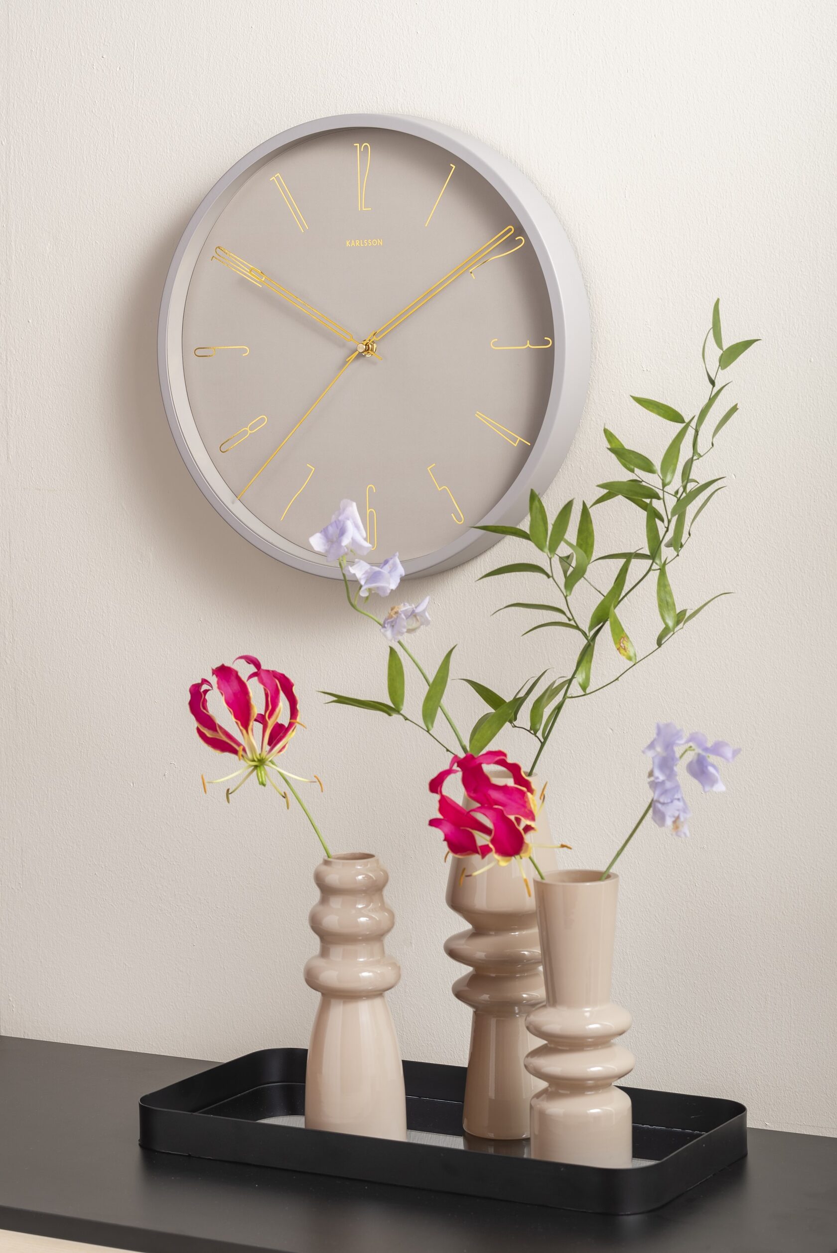 Часы настенные Karlsson BELLE NUMBERS, бежево-серый, металл .35х35х4 см бесшумный механизм, батарей вид 4