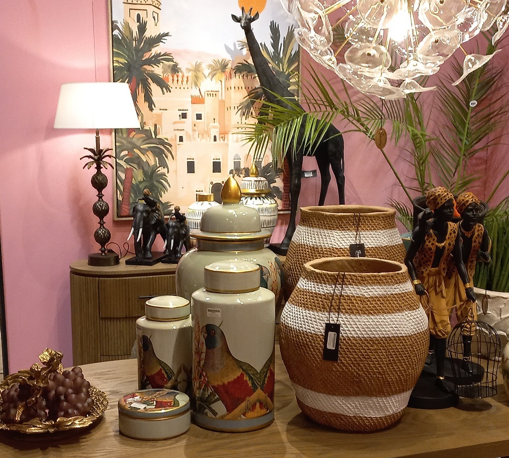 MACAWВаза с крышкой, попугаи ара, D21x39h, керамика