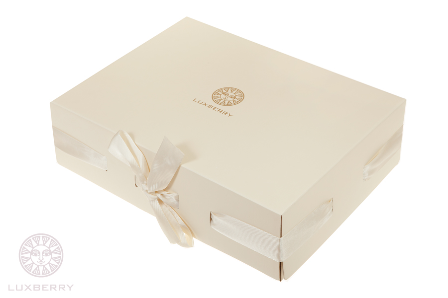 Коробка подарочная LUXBERRY NEW  р-р 40,5 х 30 х11,5  цвет: экрю/золотой вид 2
