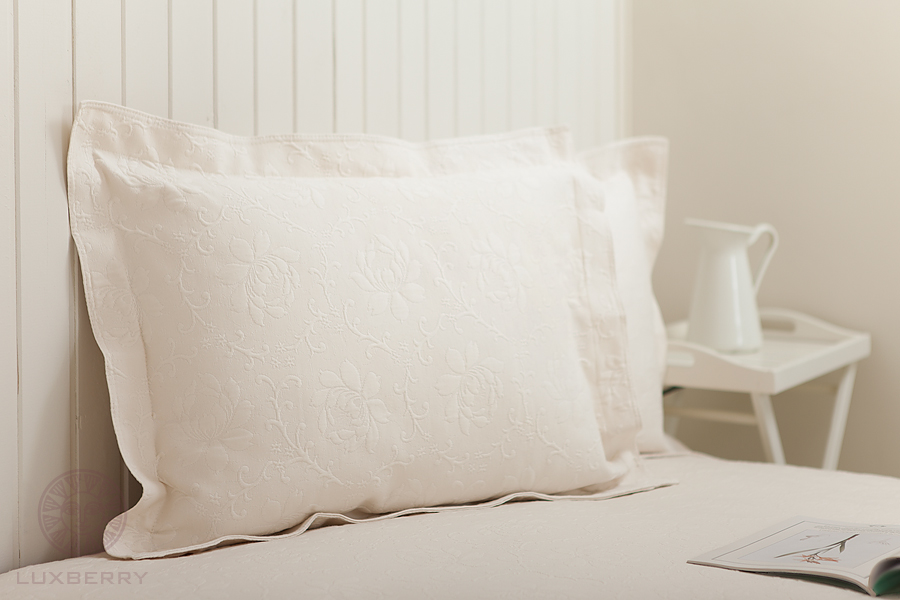 L000361 Наволочка "FLOWERS" экрю